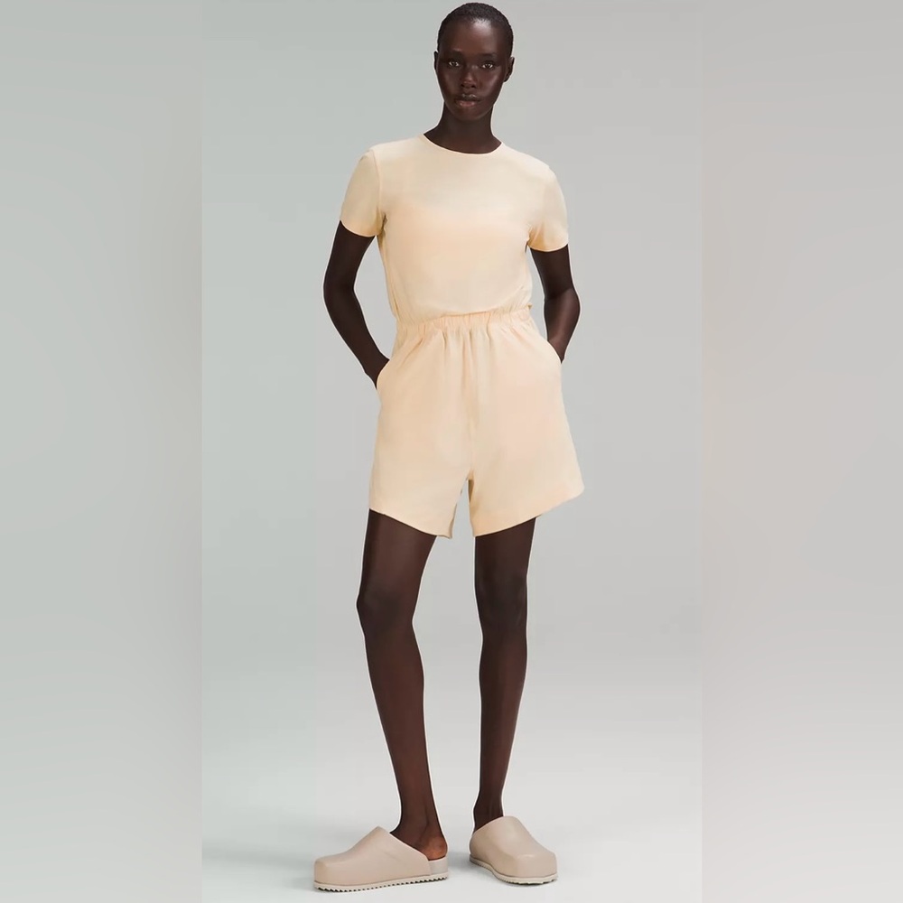 NWT Lululemon Lightweight High-Neck Romper in Prosecco